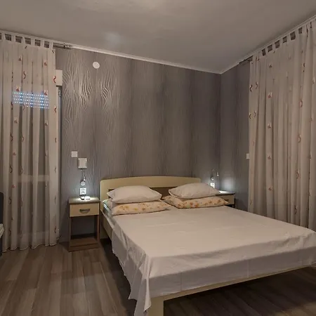 Gostinjska kuća Marija 3*